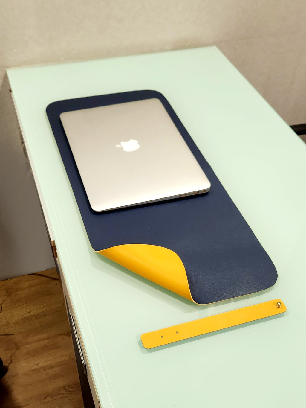 Dual-Tone Desk Mat
